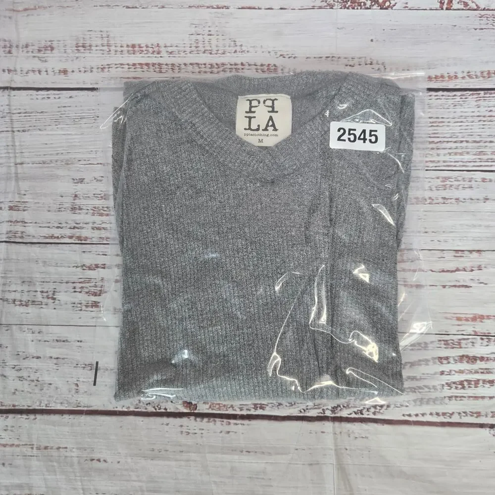 PPLA Gray Cold Shoulder Long Sleeve Top M Oversize Light Rib Knit Neutral Basic